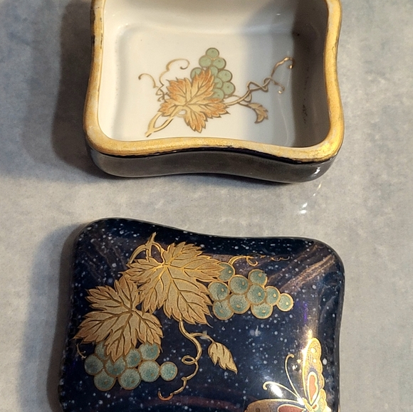 Small Blue Trinket Box with Lid - Picture 10 of 13